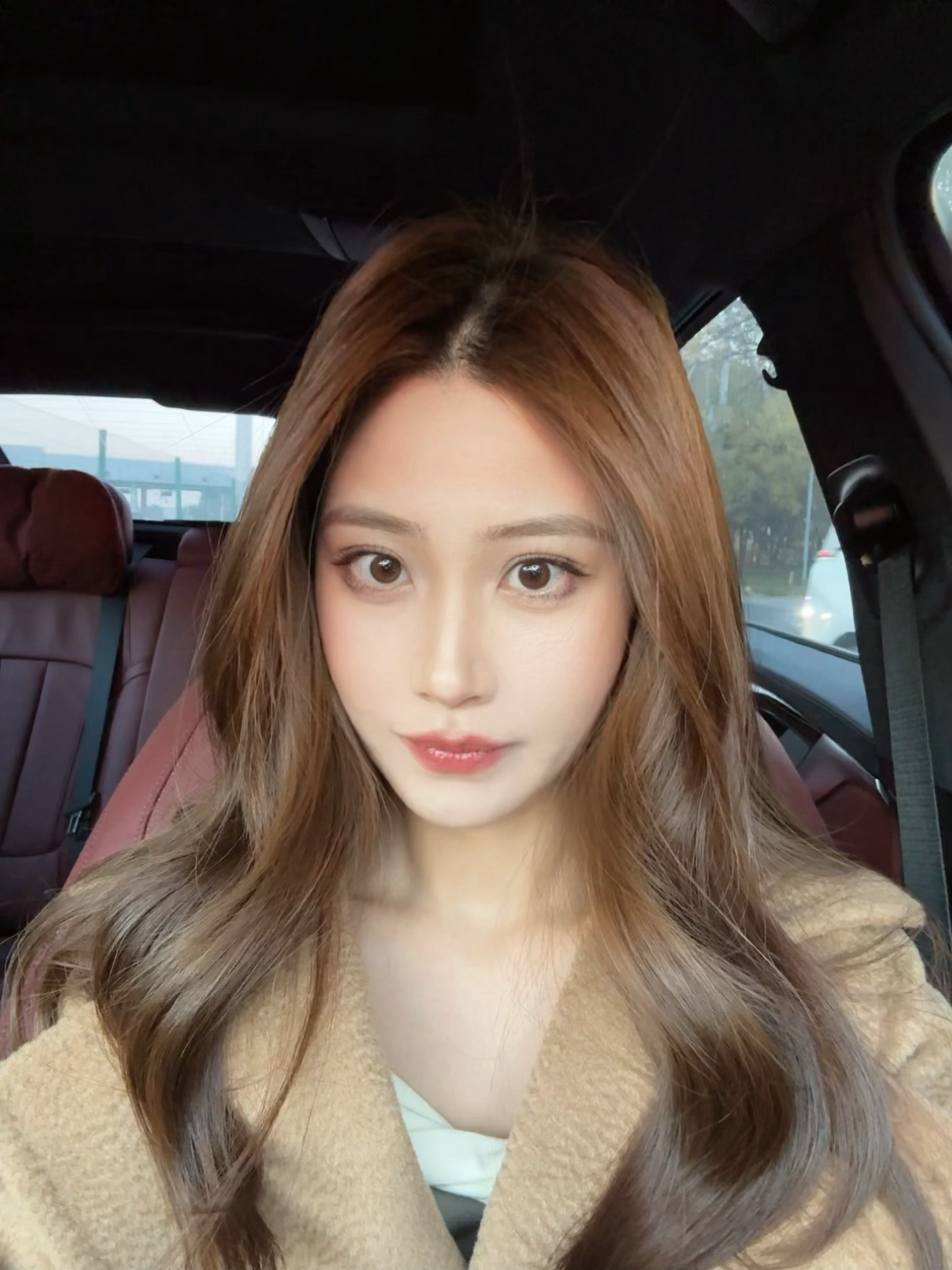 染头去了，这布丁头黄毛看着太闹心了