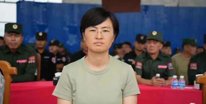佤邦就职办公室主任的贺平，原先是湖南人，现在是缅甸人，还是湖南人，博主也不清楚。