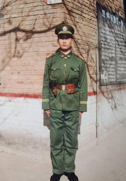 一家四口荒唐乱伦合谋酿成悲剧。1993年11月23日，回乡探亲的武警战士杨胜清，