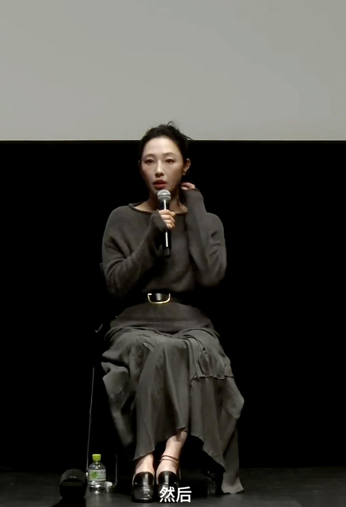 一个戏份只有40分钟的男二号，拿了国际A类电影节的影帝。而那个戏份占了70%的