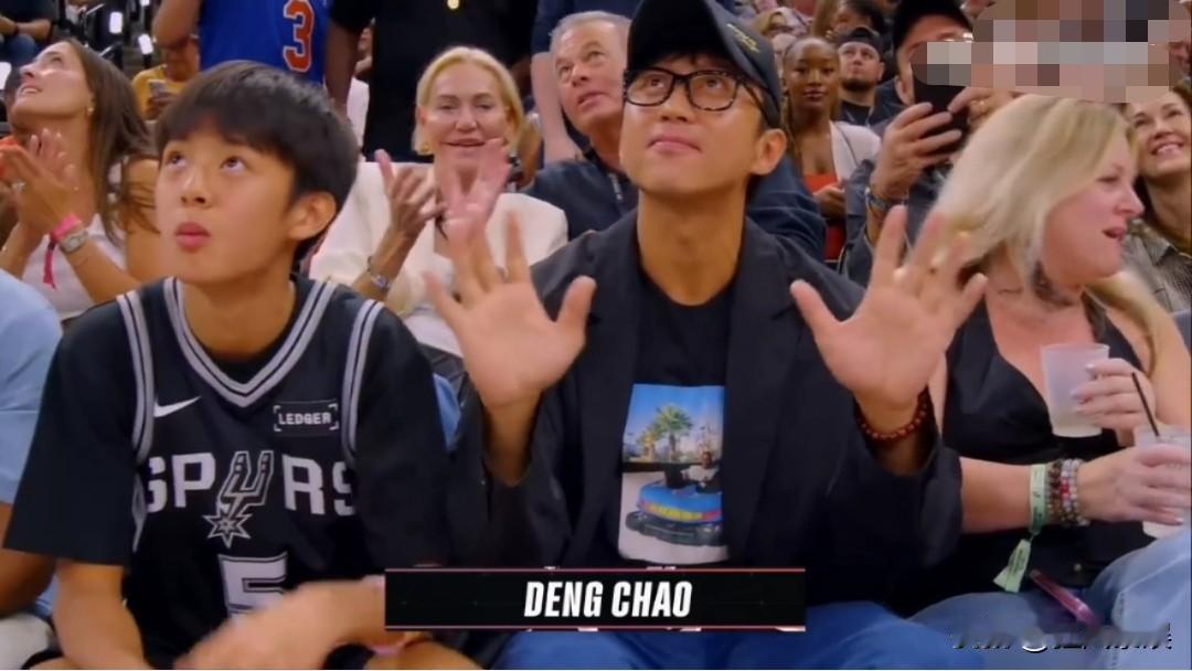邓超带儿子观战NBA总决赛，等等“男版孙俪”引热议6月14日，NBA总决赛G