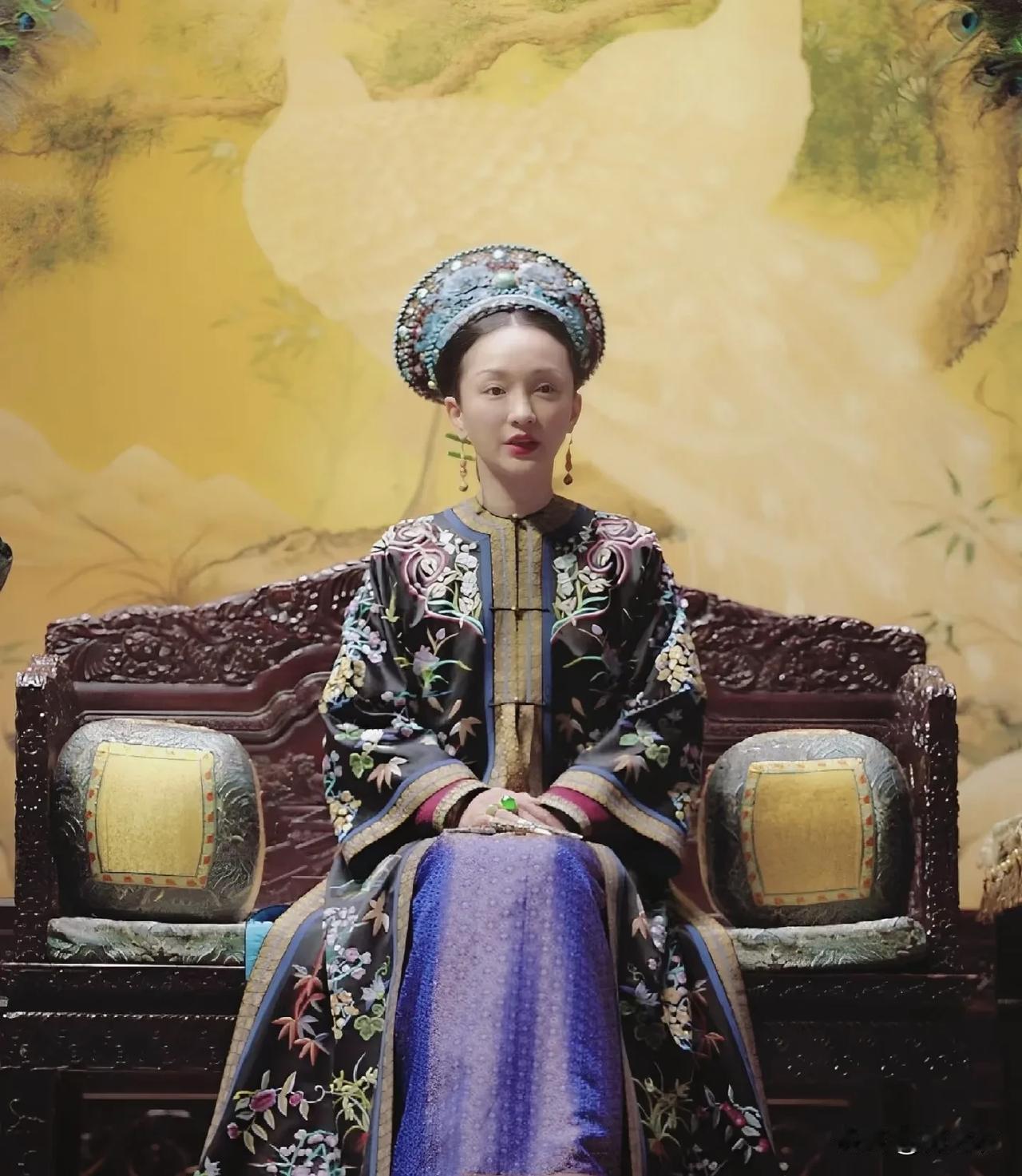 周迅应该不后悔演如懿传吧，毕竟九千万片酬呢，而且她都已经这么大的年纪了，演也演爽