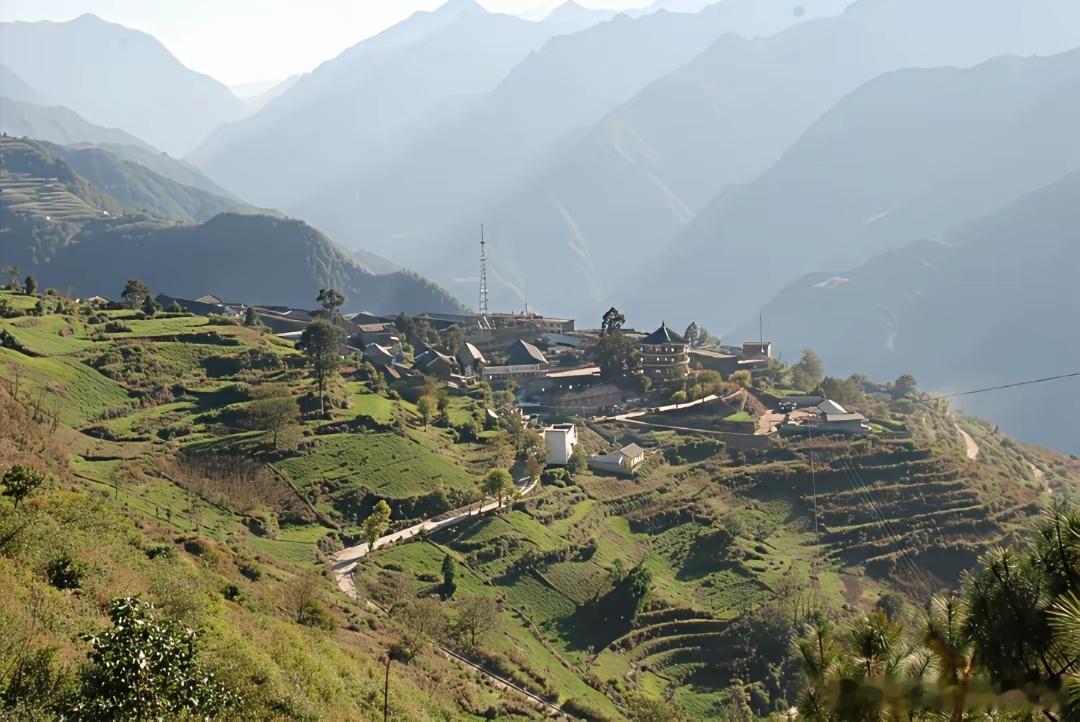 电力板块深藏长期利好，值得关注和收藏：1、电力设备、高压输送个股：特变电工、上海