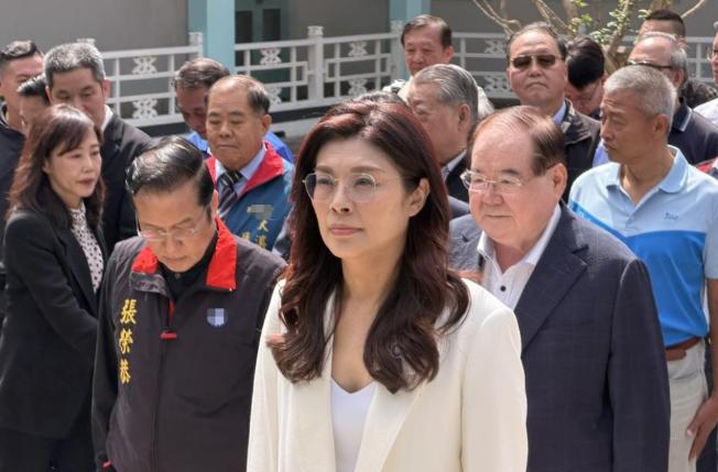 访问大陆，能否见到最高层？郑丽文用6个字回应，情商很高！4月2号上午，郑丽文