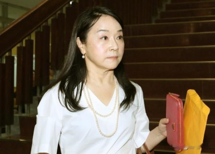 李艳秋称柯建铭高机率续任　周玉蔻呛赌：民进党下任总召绝不姓柯针对媒体人李艳秋