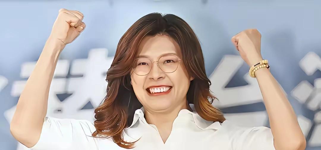 郑丽文称当年是受连战之邀加入国民党的，一入党，就入国民党高层，可见其是受老一代国