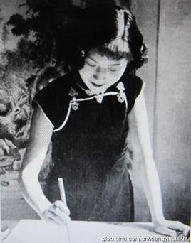 1927年上海三大美女之一的国画家周炼霞结婚，婚后十分幸福，不料有一天丈夫出差，