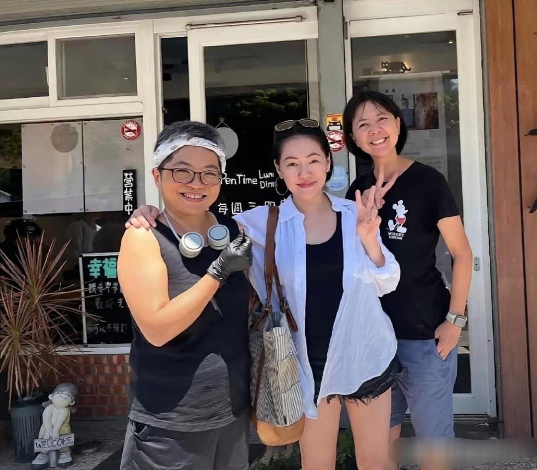 小s的年龄感也上来了但身材保持的很好