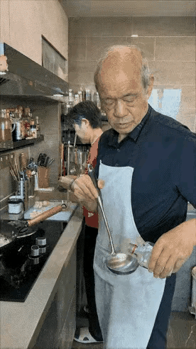 大爷太聪明了，大爷是高手大妈管的严，不让大爷喝酒，喝酒对身体不好，可大爷在做