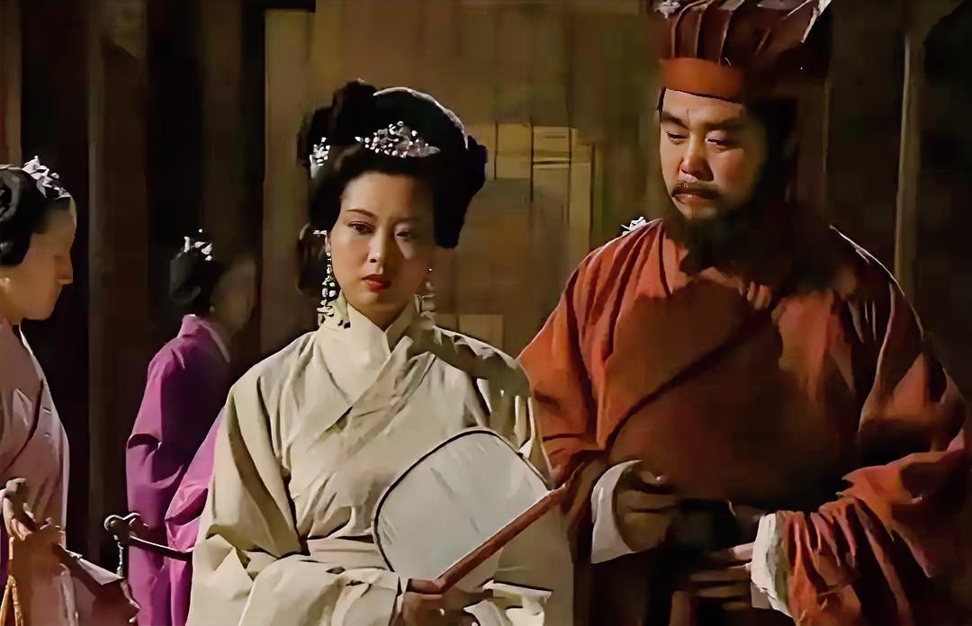 公元189年，董卓给何太后送了一杯酒，何太后刚刚喝下便觉头昏脑涨，再看董卓一脸奸