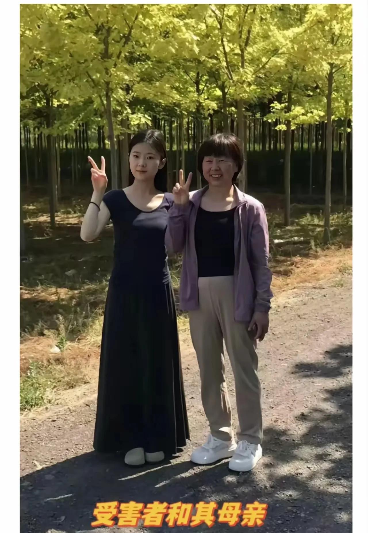 骇人听闻，廊坊24岁女幼师被精神病男子当街刺死，事件的起因是她去学习游泳，回来后