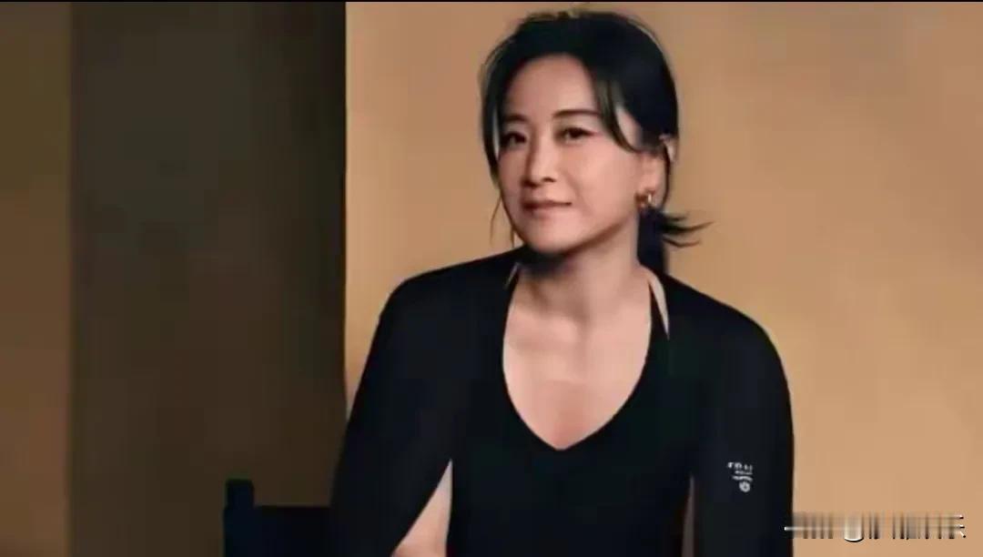 贾玲，太暖心了！5月14日，许久没动静的贾玲，突然冲上热搜了！这次不是因为