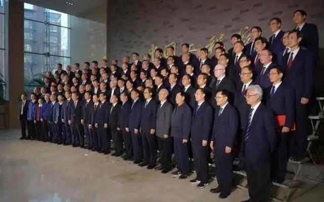 很多人在纳闷，中国经费全球第二、院士超1900位，为何拿个诺奖这么难？202