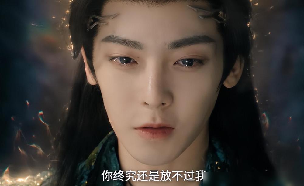 侯明昊这人吧，长得帅，人缘也好，但有个致命的缺点，那就是，在镜头前过于呆板了。最