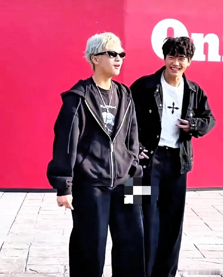 星二代们扎堆广州太古里了！邵兵儿子邵子恒、邹市明儿子邹明轩、曹格儿子Joe、钟丽