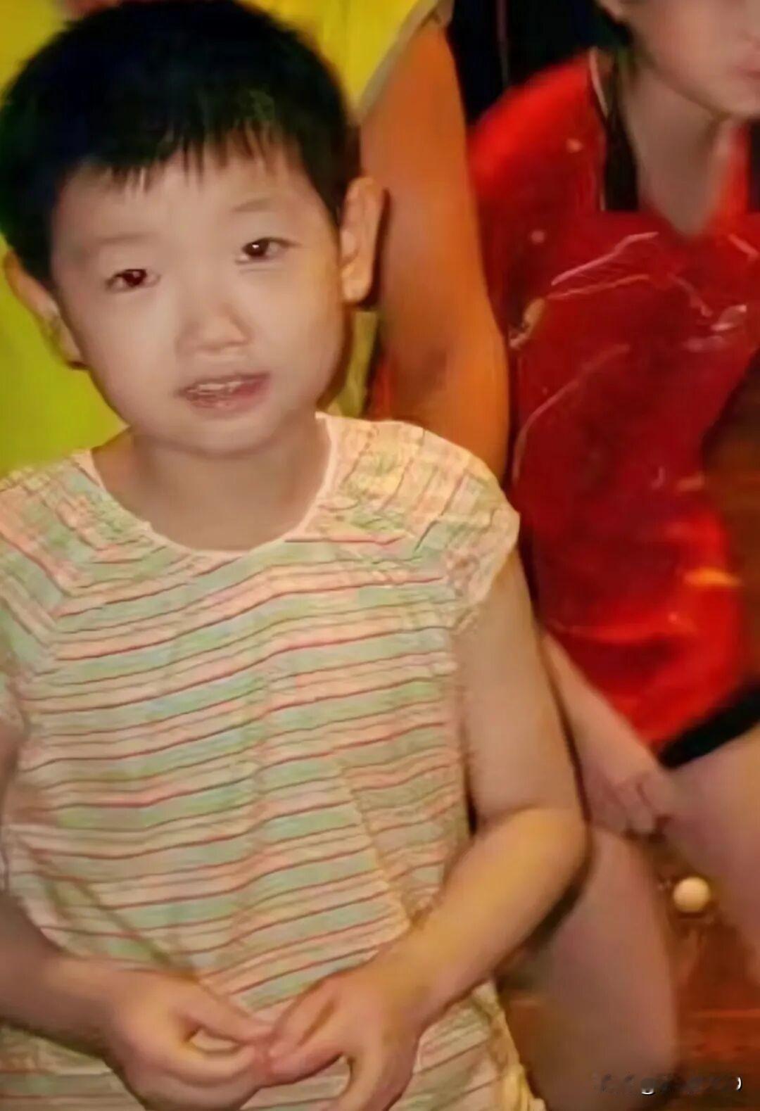 🏓莎莎童年照曝光！从小就是