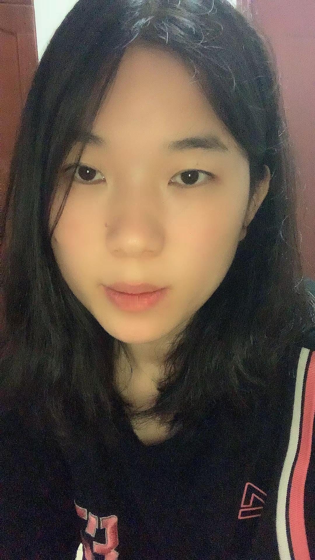 儿时未做过留守儿童，长大后反倒成了留守妇女，终究皆是自己选的路。今日话题节日我
