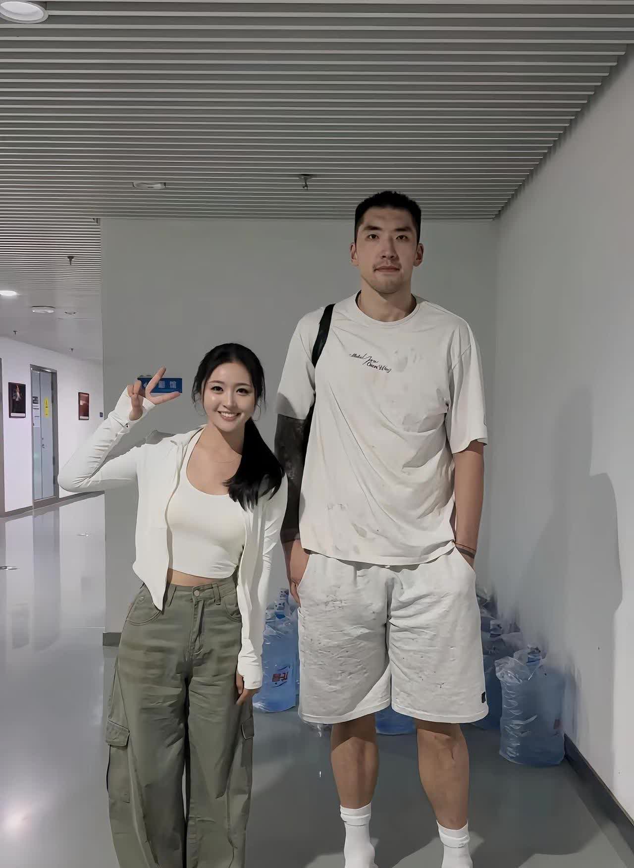 耶耶耶山东男篮绝对压制刘毅陶汉林太帅咯