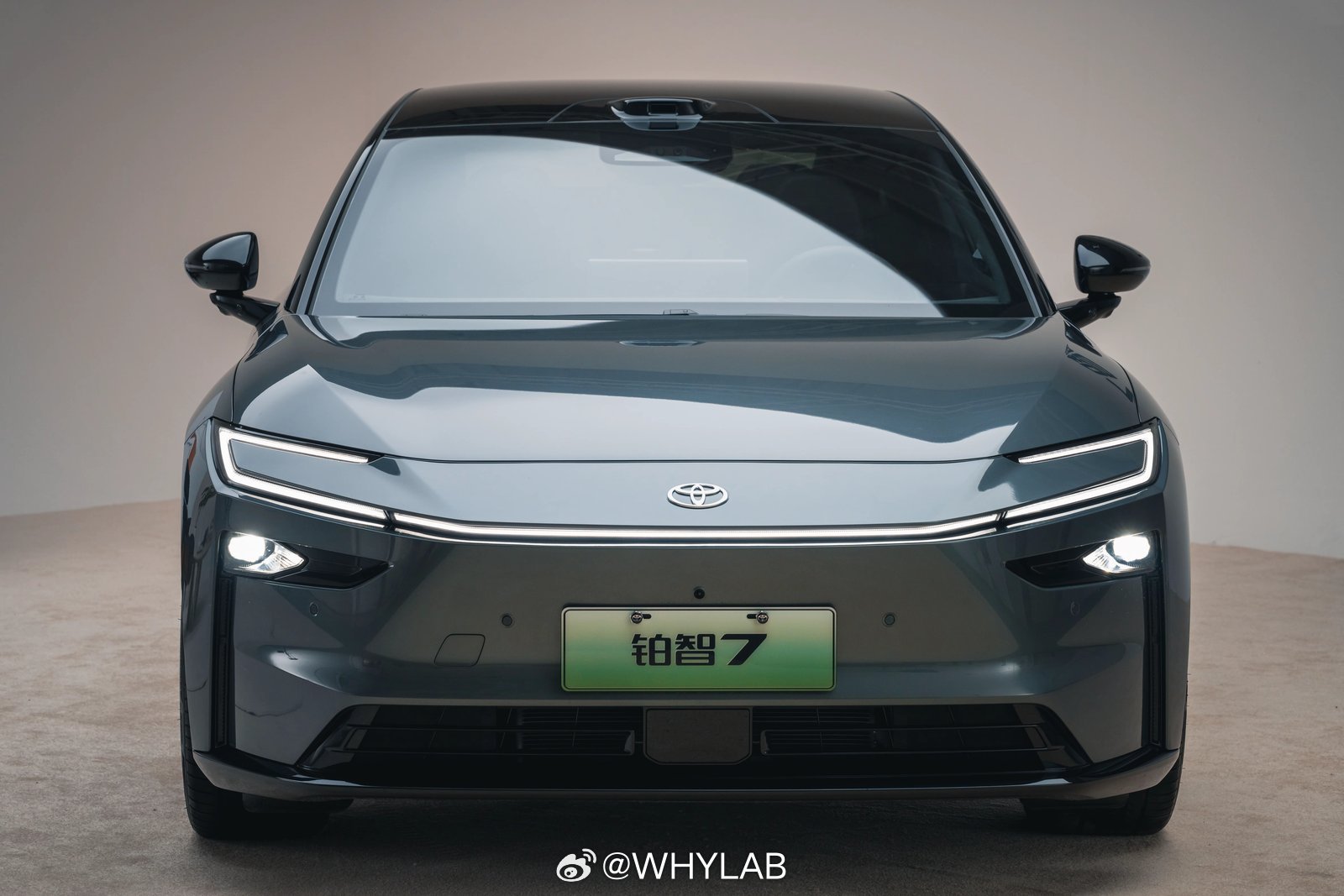 广汽丰田第二款中国化纯电车型铂智7，丰田铂智7实车全面到店，对这款车感兴趣
