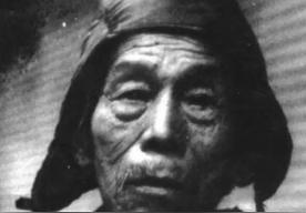 曾应龙是1985年在四川省广安县（今广安市）建立“大有国”的农民。他以反对计划生