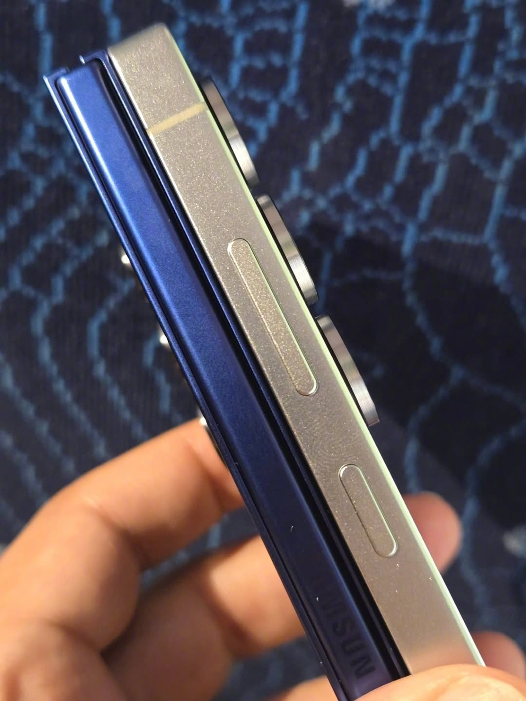 三星Galaxyzfold7和s25ultra厚度对比，这个厚度控制怎么样