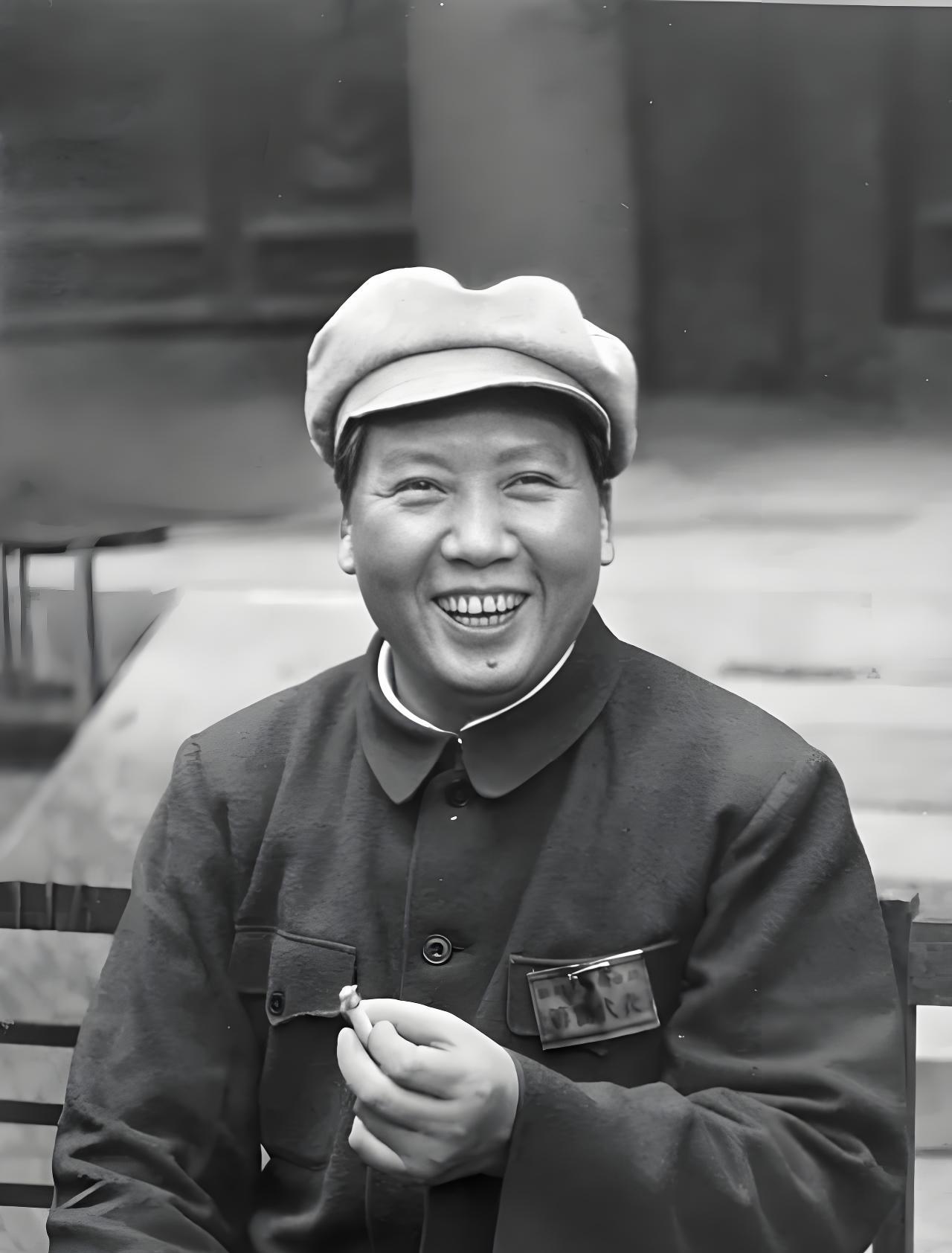 美国人都在学毛主席，这句话连拜登都天天挂嘴边你说怪不怪？毛主席离开咱们都40