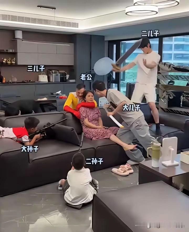 从阿姨表情就能看出来，她很无奈[捂脸哭][捂脸哭]