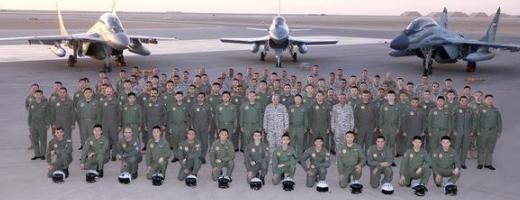 歼-10C抵近以色列领空，外媒：前所未有的升级信号，中国在布局中东话说回来，