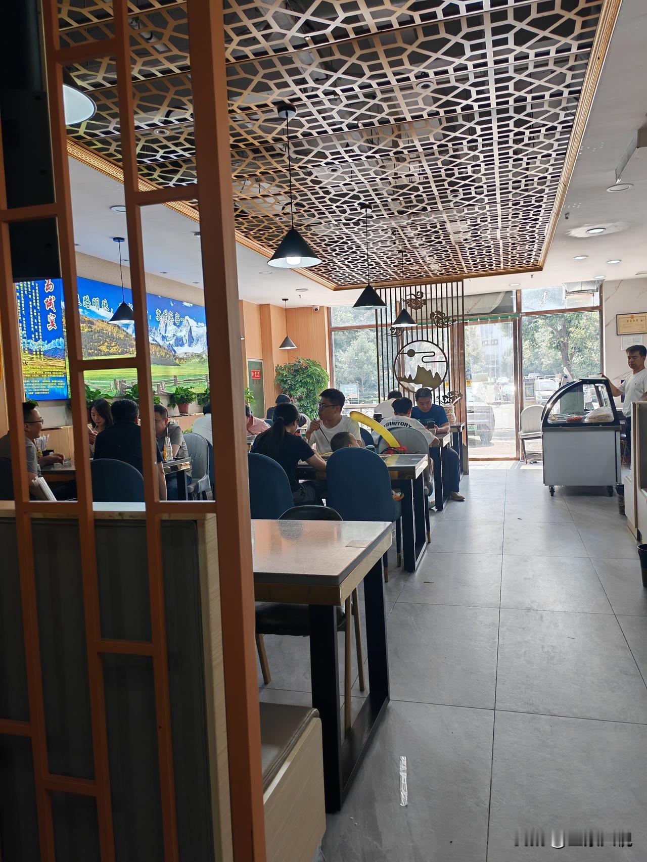 西安的新疆餐馆到处都是，而且生意都不错，这是为什么？昨