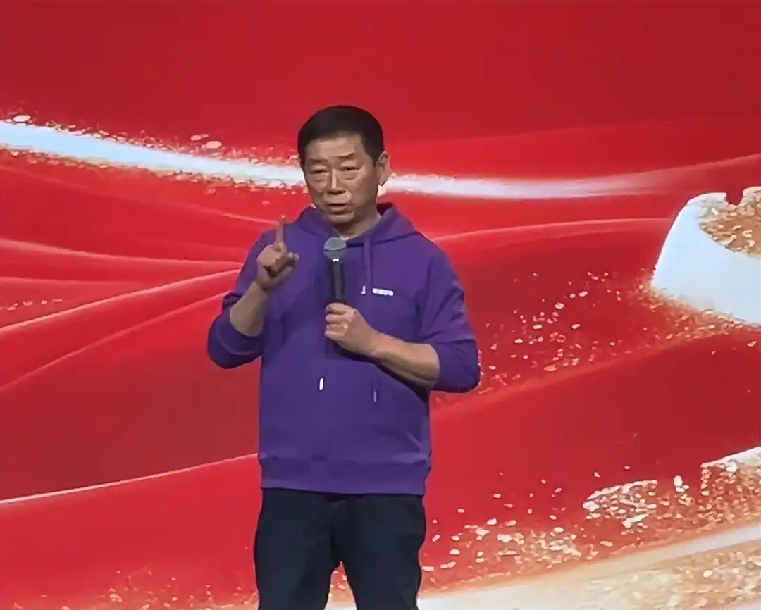 魏建军近日在长城汽车年会上谈论中国汽车工业时说:目前，中国汽车和欧美日...