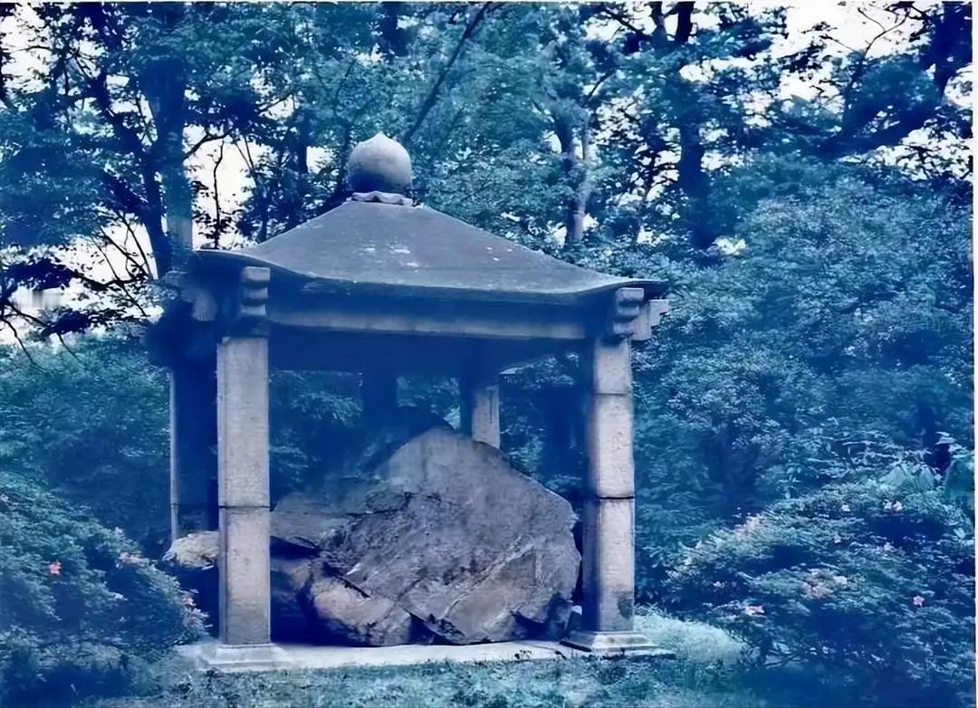 最近，我国政府向日本方面下达了最后通牒，限日本方面180天内归还原属中国的一块碑