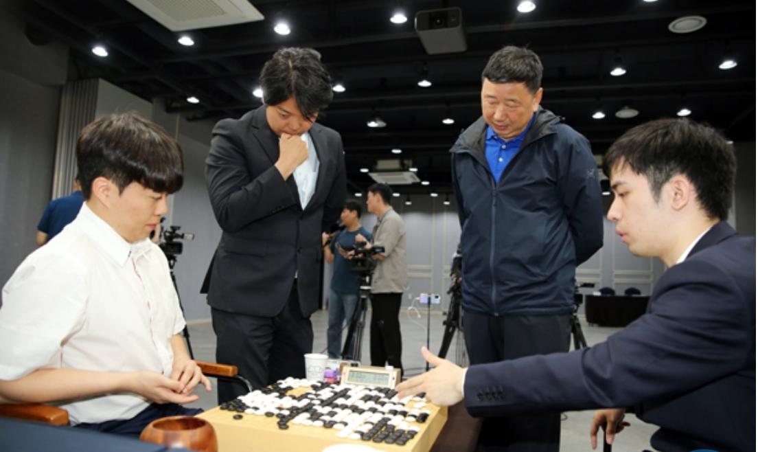 不是轻敌~王星昊半目憾负~失败原因有二31届朝鲜日报LG杯世界围棋棋王赛最