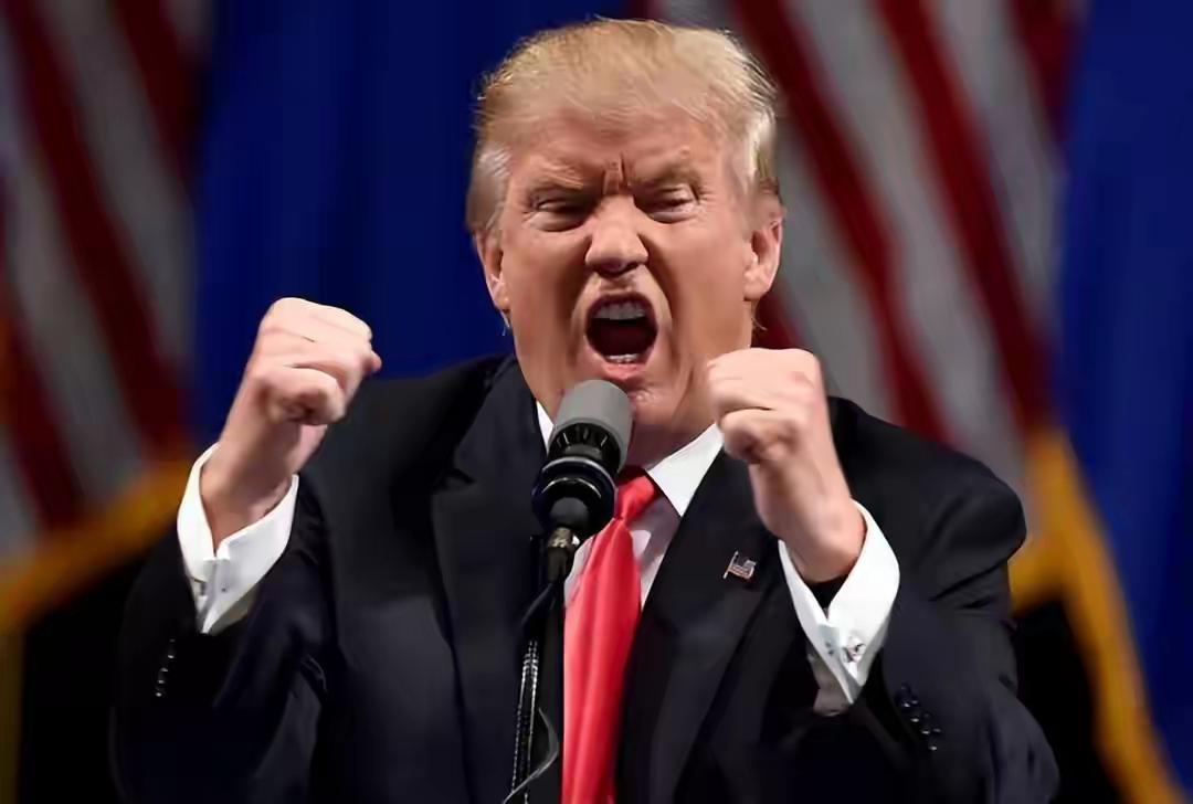 特朗普危也！据美联社2月2日消息，来自皮尤研究中心的最新民调，特朗普的支持率到