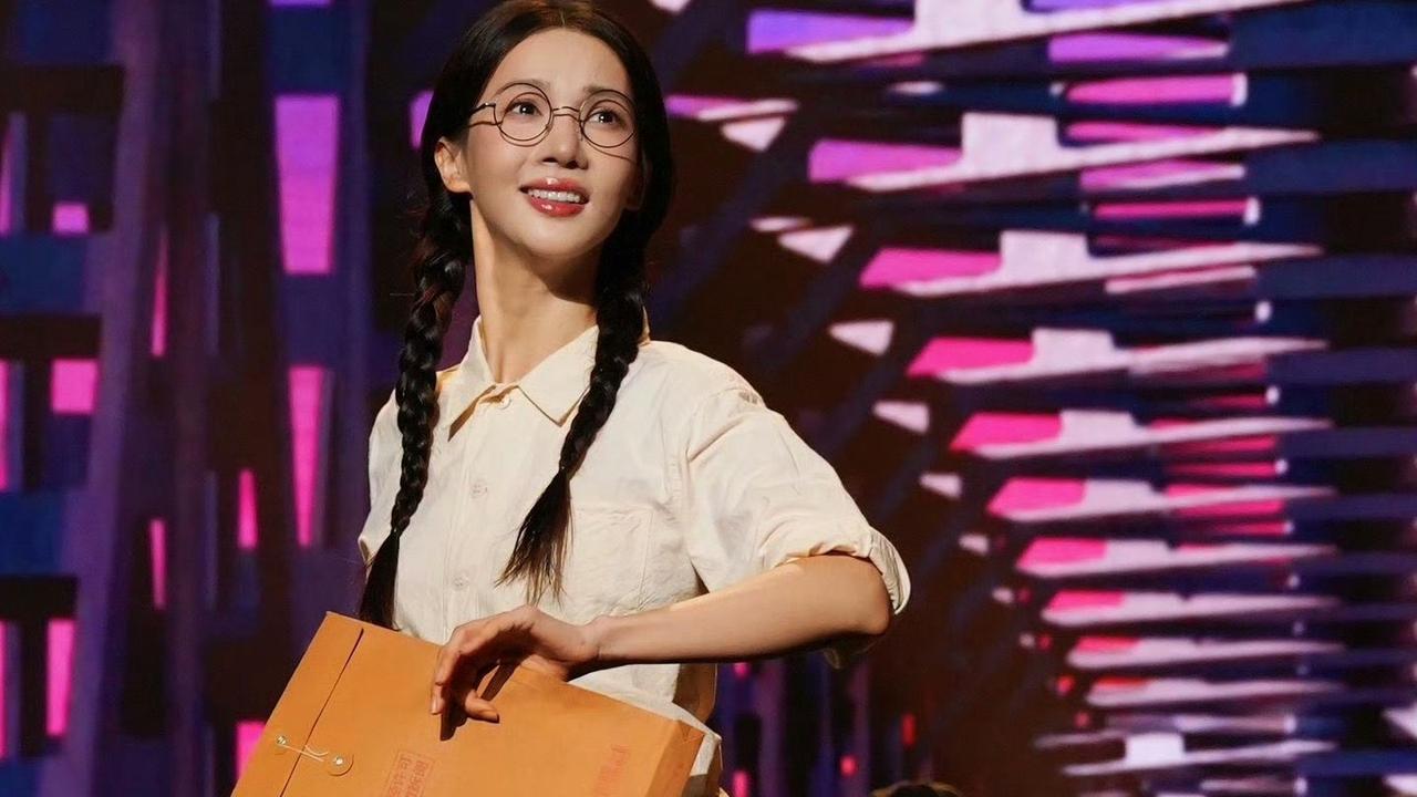 你知道吗？金晨结束赴美三个月语言进修后，在第21届长春电影节开幕式上完成回国首秀