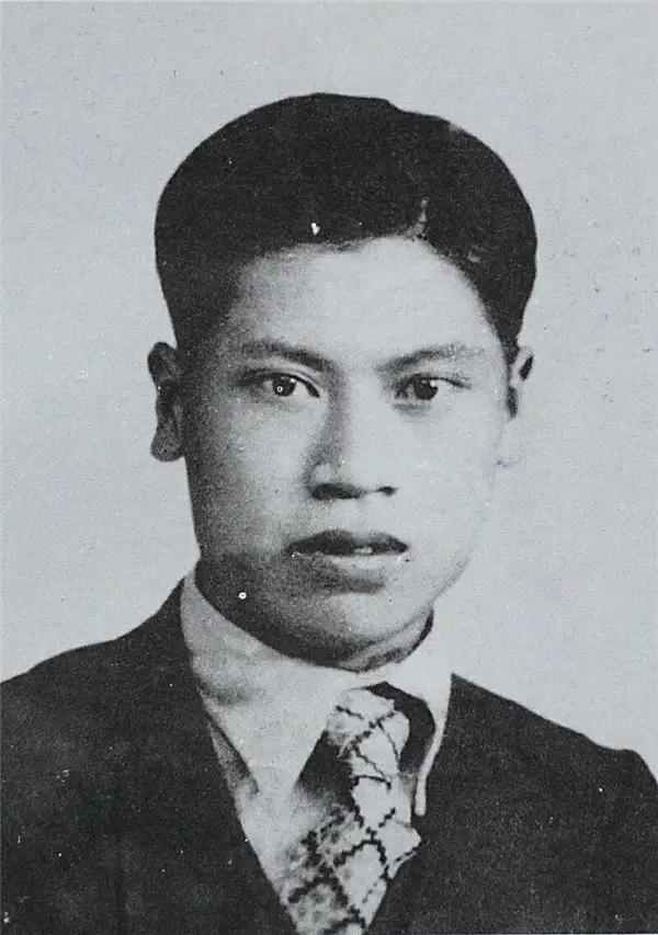 看过一个汉奸写的回忆录。日本宪兵抓了一个怀疑是抗联交通员的年轻女孩。先是轮奸，接