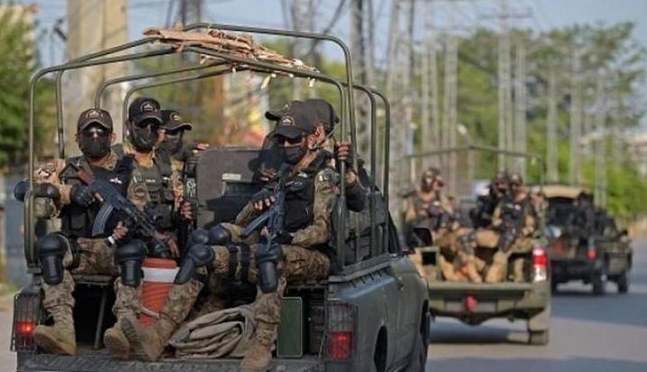 巴基斯坦军队周日在一份声明中解释说，安全部队在俾路支省卡拉特地区开展情报行动，针