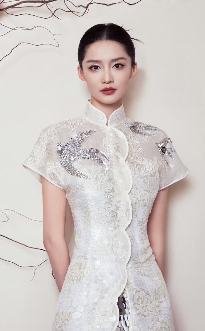 李沁极品飞机脸