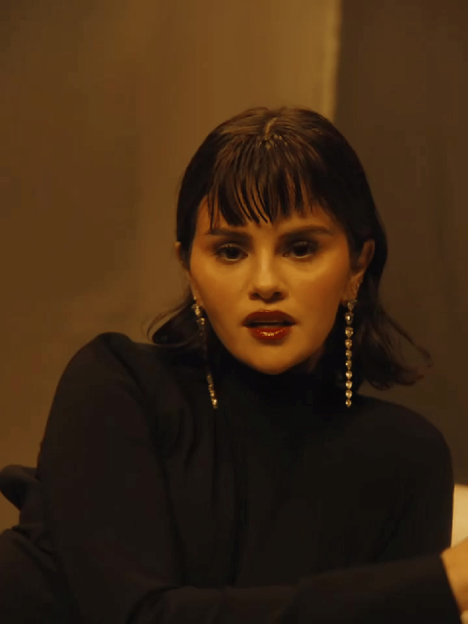 谁敢信这是赛琳娜我记得和贾斯丁比伯谈恋爱的时候也不长这样啊。。。​​​