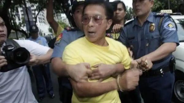 菲律宾这是在歧视性针对中国菲律宾一月内频繁扣押中国公民，政治化执法昭然若揭
