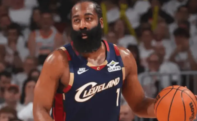 NBA季后赛，骑士以（1）116-109（2）战胜活塞。赛后骑士球员多诺万-米