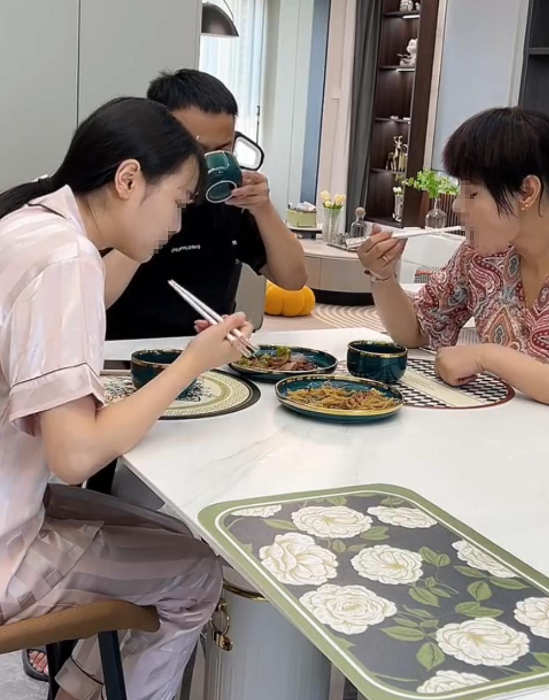 今年是我结婚的第15年，和婆婆同住了10年，分开住了5年，15年里，我和婆婆从来