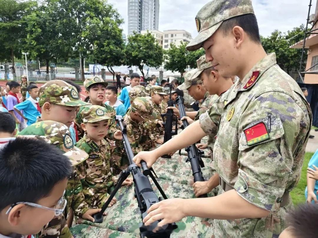 又见国防动员单位的QJZ171重机，这次是人武部展出，不知道是自己民兵装备库的，