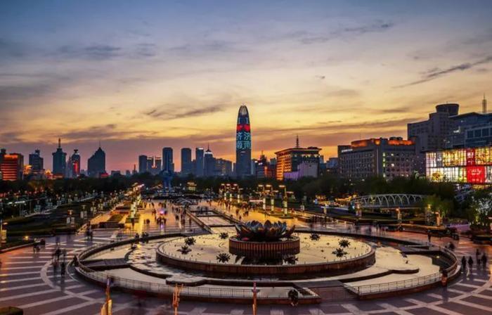 2025年1月，济南房价均价14051元；2025年2月，济南房价均价1441