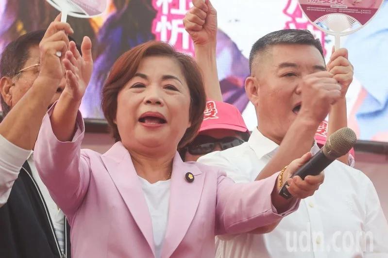 国民党立委、台中市长候选人杨琼璎今（21日）下午在造势活动致词时表示，她是台中的