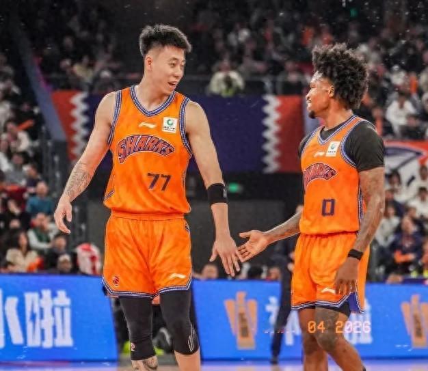 昨晚进行的CBA常规赛第10轮，上海队坐镇主场以95-90战胜宁波队，收获六连胜