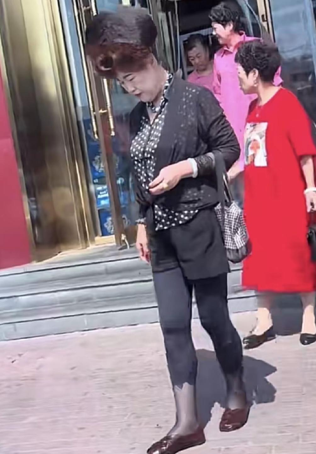 来个天津人说说，这个发型做出来大概多少钱？为什么这个头型好像只出现在天津？难道是