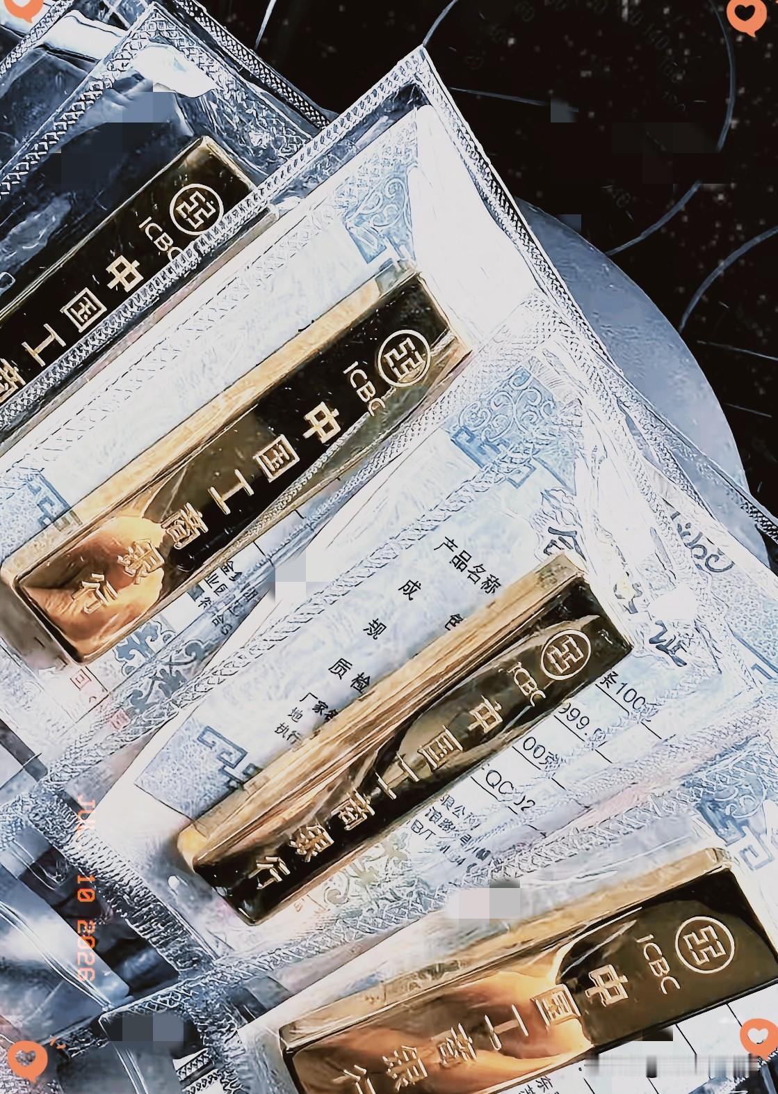 今天才发现，黄金越来越不对劲了，7月10日大盘金价900每克，自从摊上这玩