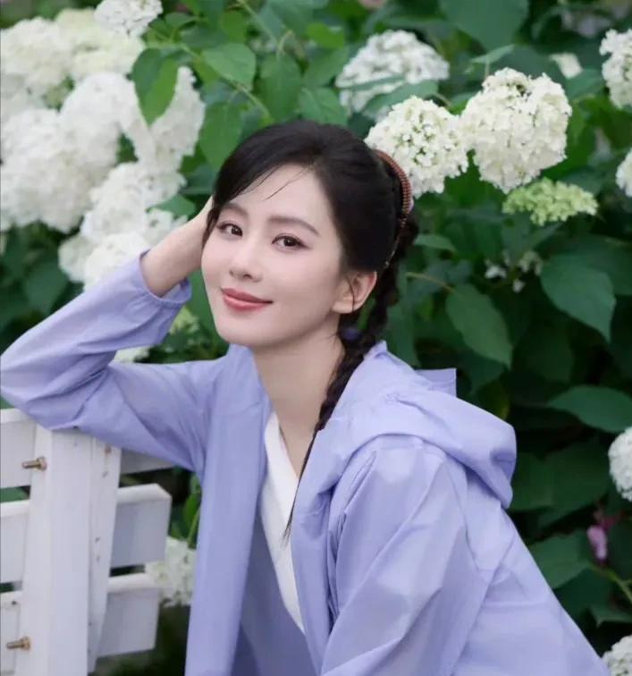 热点观点#吴奇隆刘诗诗同框破婚变传闻！嗑到了！消失的一家三口突然出现！近日