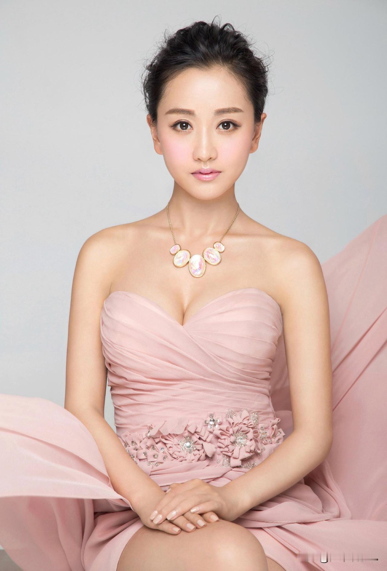 杨蓉姐有雄厚的资本