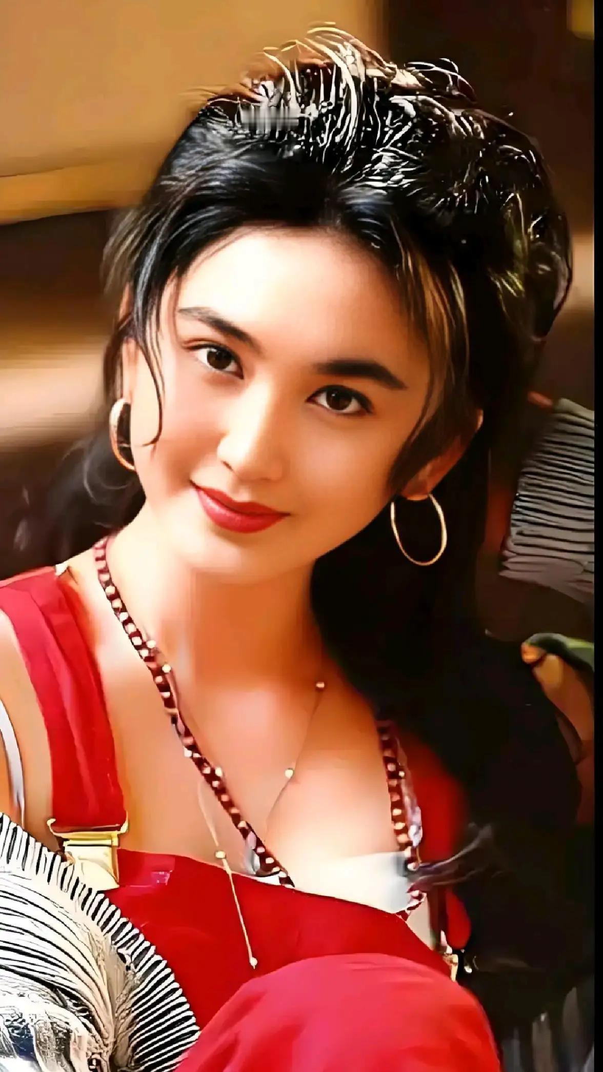 2006年，温碧霞查出来不能生孩子，哭着跟丈夫说：“祖光我生不了孩子了，我们离婚